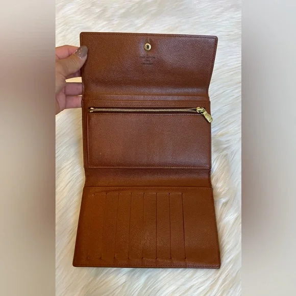 Louis Vuitton Monogram Passport Organizer Wallet - Picture 2 of 13